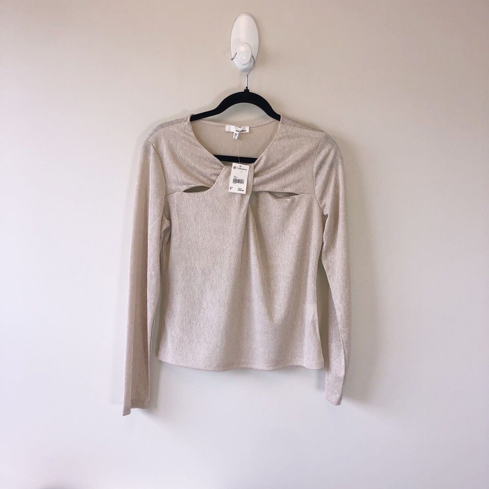 June & Hudson Women's Blouse Cream Twist Front Size Medium Fits Like A Small NWT